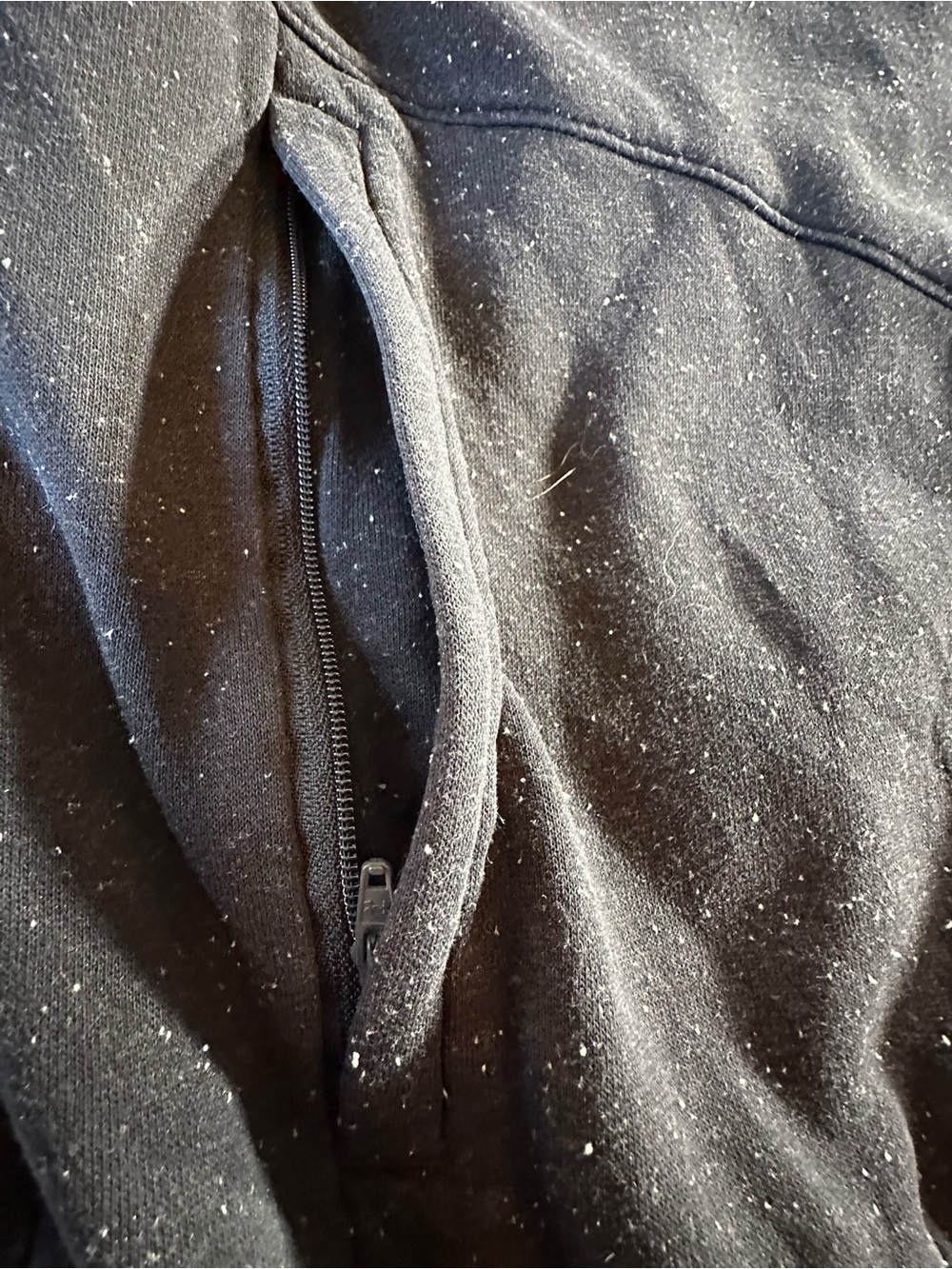 Under Armour Men’s Black Crewneck Sweatshirt with Speckled Detail Large - Picture 6 of 12